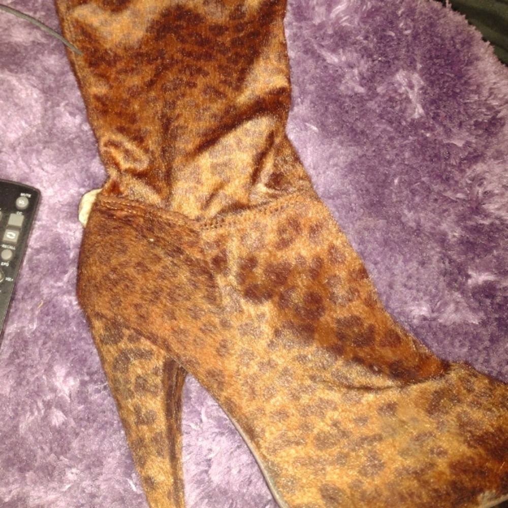 Awesome pair of leopard boots